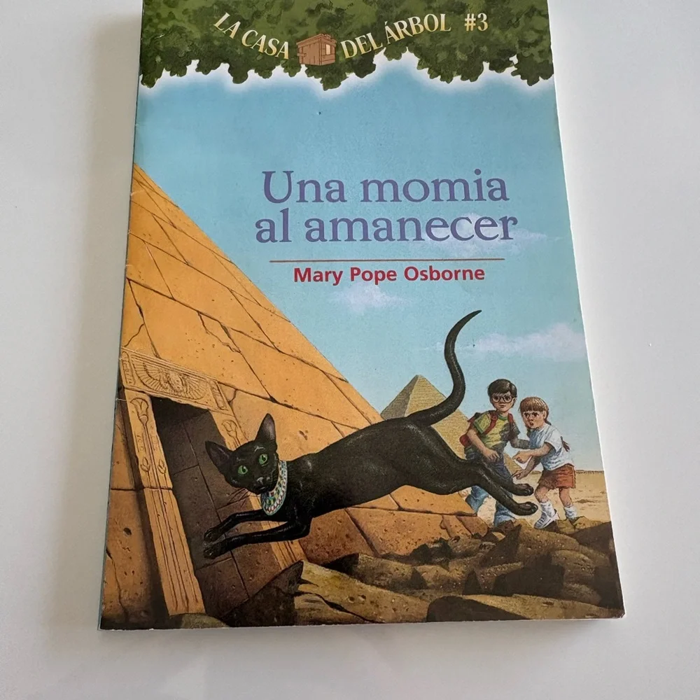 Una Momia al Amanecer Book